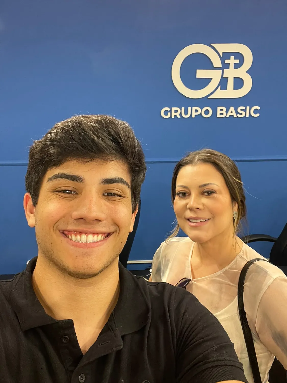 Equipe da Uniclass na sede do Grupo Basic